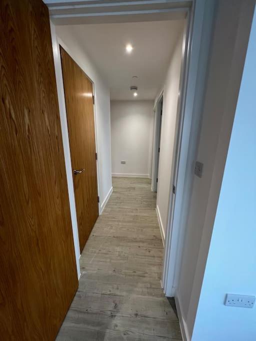Luxurious City View Apartment In Salford Манчестер Экстерьер фото